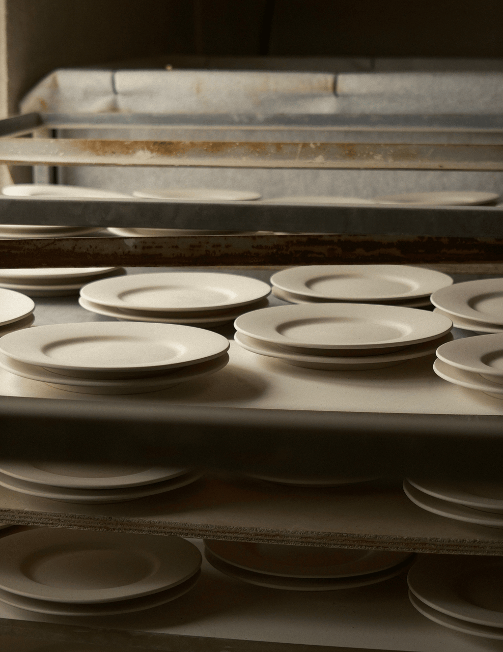 Large Reddish-Brown Stoneware Plate
