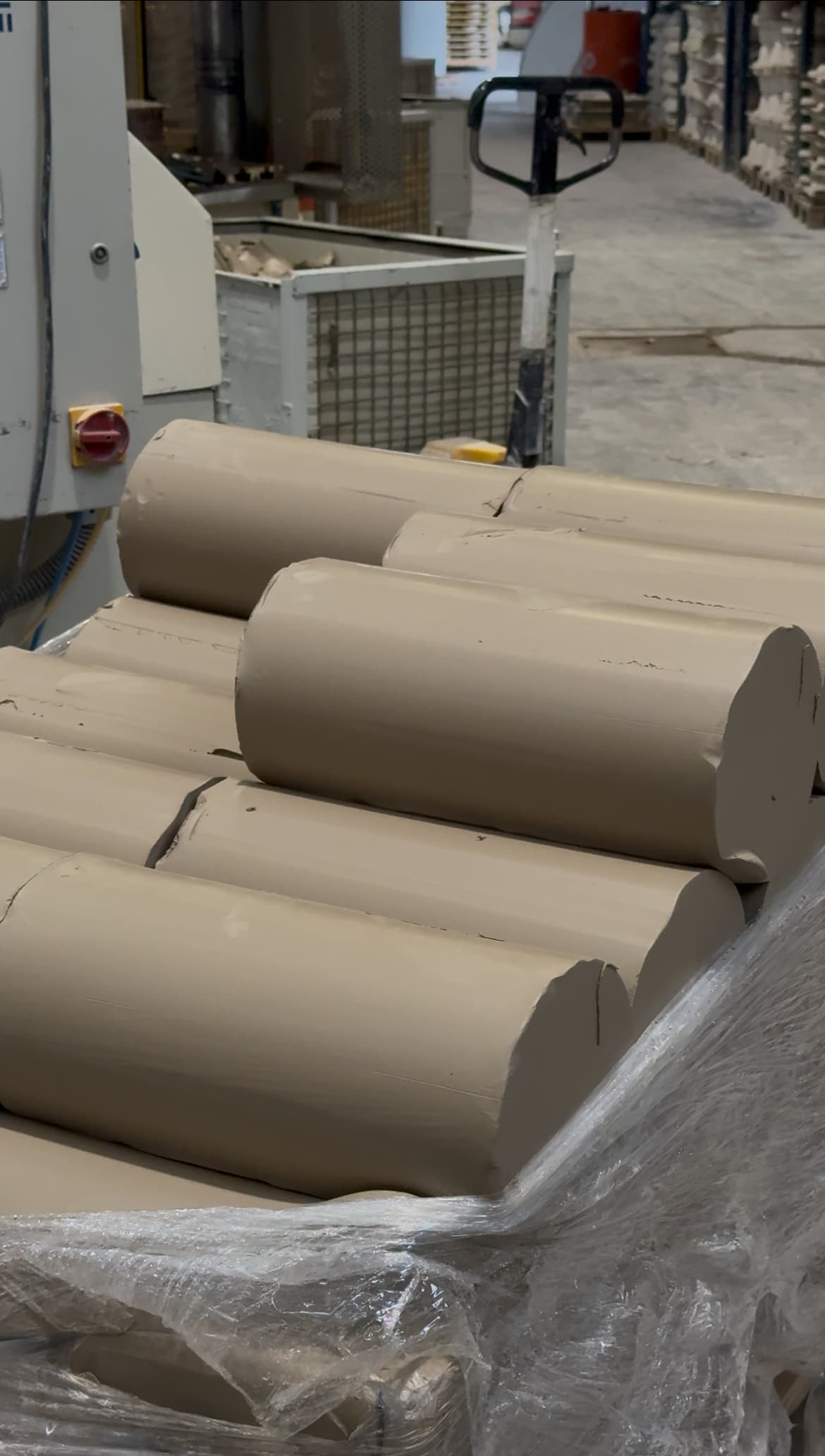 Rohmaterial_Fertigung_in_Produktion