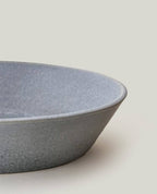 Produktbild Keramikschale azul in Blau Frontalansicht Nahaufnahme mit beigem Hintergrund